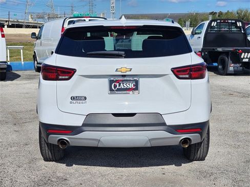 Used 2024 Chevrolet Blazer LT w/ Convenience Package image 6