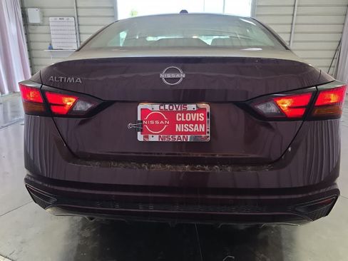 Used 2025 Nissan Altima 2.5 SV FWD image 8