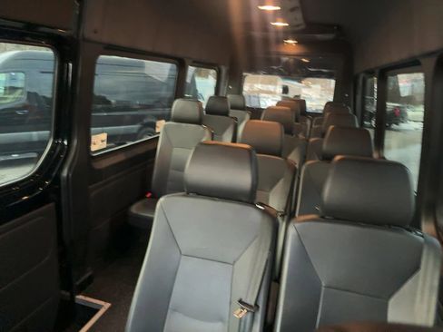 Used 2019 Mercedes-Benz Sprinter 170 image 2