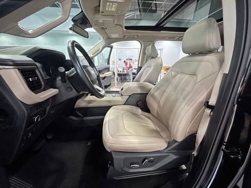 Used 2024 Ford Expedition Max Limited image 11