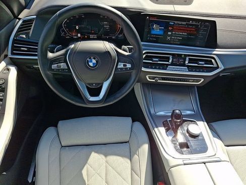 Used 2023 BMW X5 xDrive50e AWD/4WD image 11