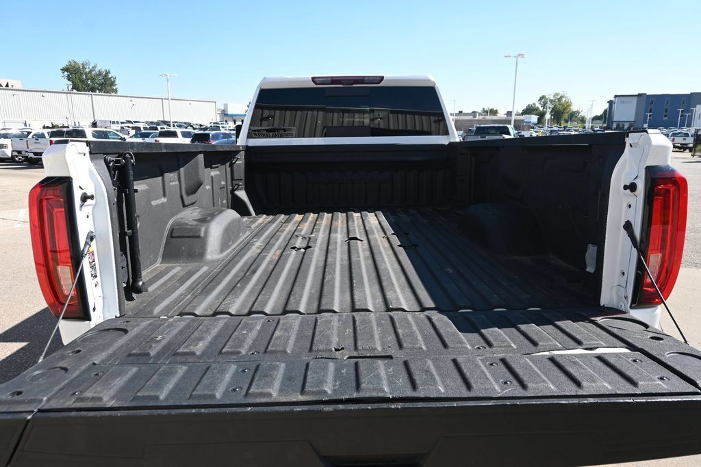 Used 2023 GMC Sierra 3500 Denali w/ Technology Package AWD/4WD image 9