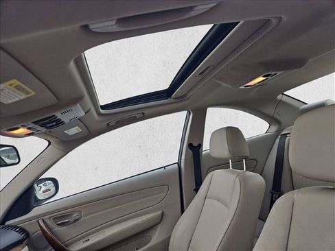 Used 2011 BMW 128i Coupe RWD image 8