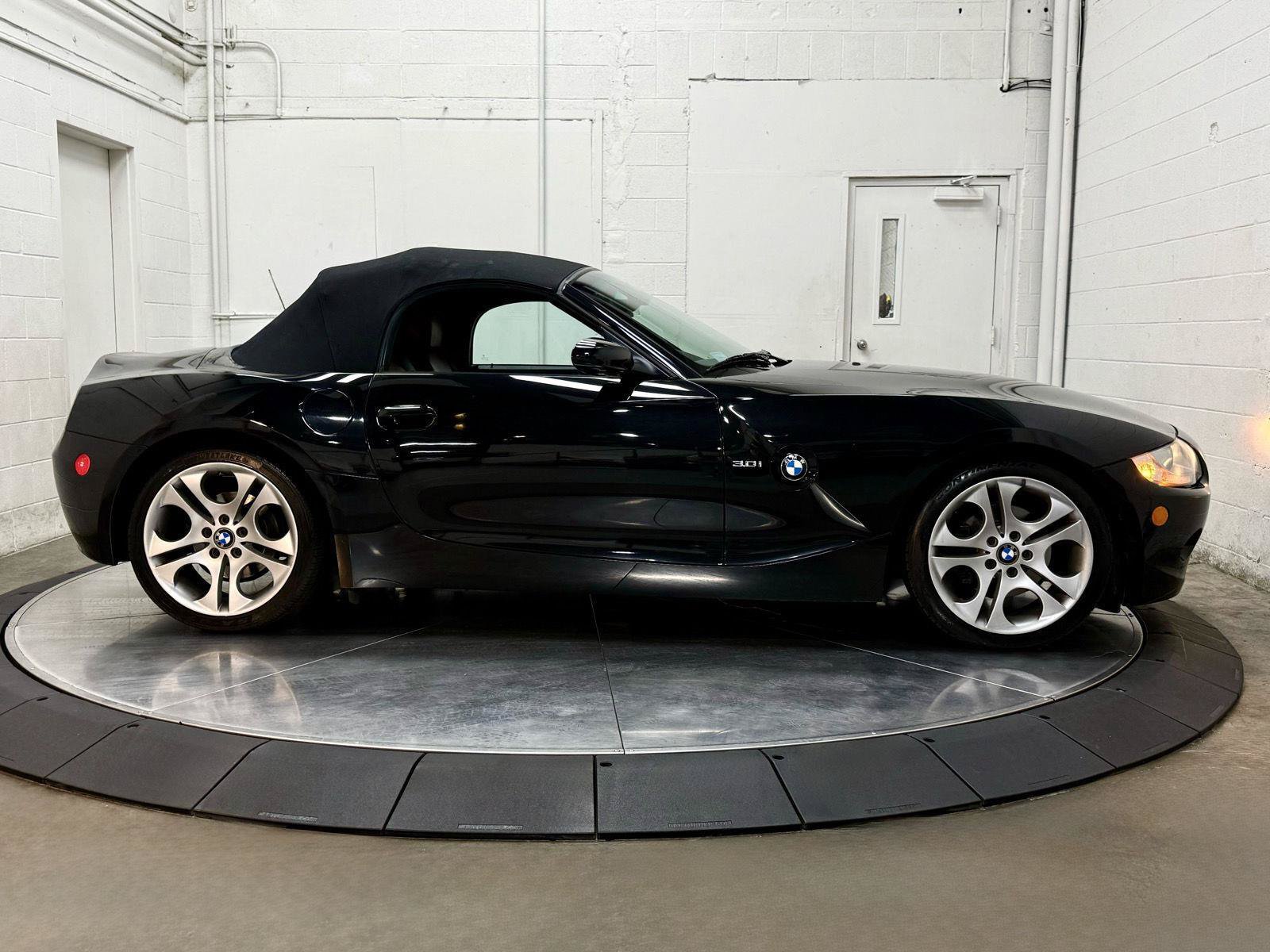 Used 2005 BMW Z4 3.0i RWD image 13