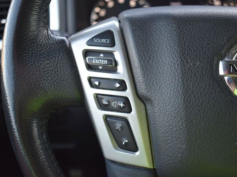 Used 2021 Nissan Titan SV w/ SV Convenience Package AWD/4WD image 33