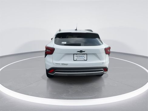 New 2026 Chevrolet Trax LT w/ Driver Confidence Package image 7