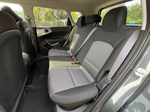Used 2025 Kia Soul LX w/ LX Technology Package FWD image 33