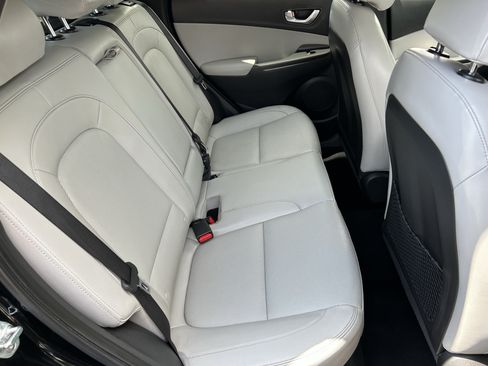 Used 2023 Hyundai Kona Limited FWD image 11