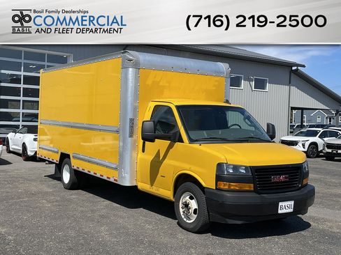 Used 2021 GMC Savana 3500 Extended w/ Power Convenience Package RWD image 1