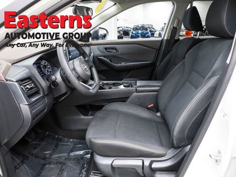 Used 2023 Nissan Rogue S image 14