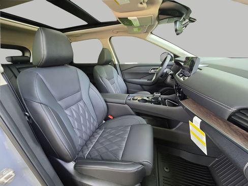 New 2026 Nissan Rogue Platinum AWD/4WD image 12