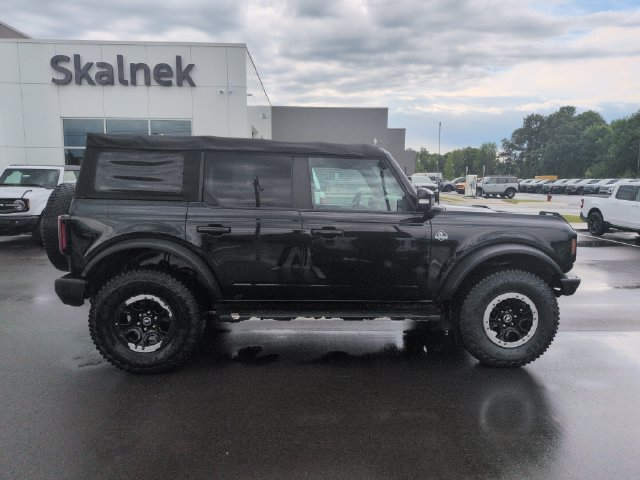 Certified 2022 Ford Bronco Outer Banks w/ Sasquatch Package AWD/4WD image 8