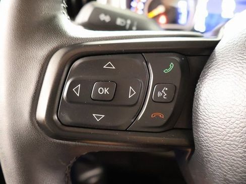 Used 2023 Jeep Gladiator Sport AWD/4WD image 17