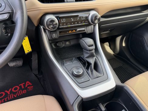 Used 2025 Toyota RAV4 LE AWD/4WD image 18