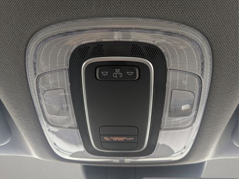 Certified 2025 Hyundai Elantra SE FWD image 18