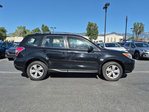 Used 2016 Subaru Forester 2.5i w/ Alloy Wheel Package AWD/4WD image 2