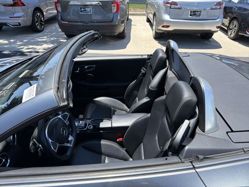 Used 2017 Mercedes-Benz SLC 300 image 3