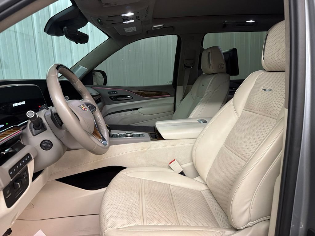 Used 2024 Cadillac Escalade ESV Sport Platinum AWD/4WD image 13