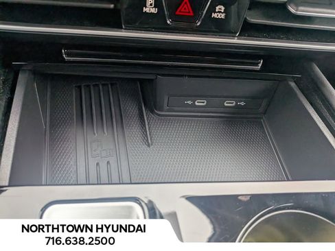 Used 2025 Volkswagen Atlas SE image 16