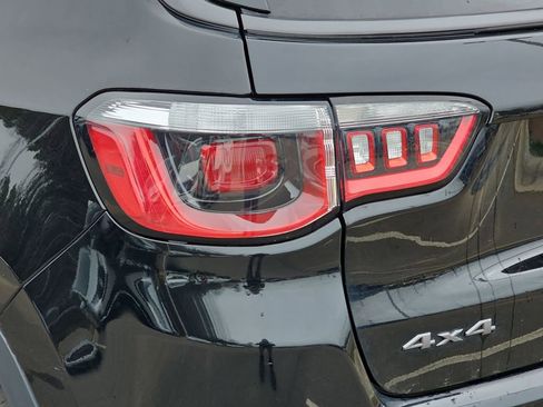 Used 2019 Jeep Compass Trailhawk image 29