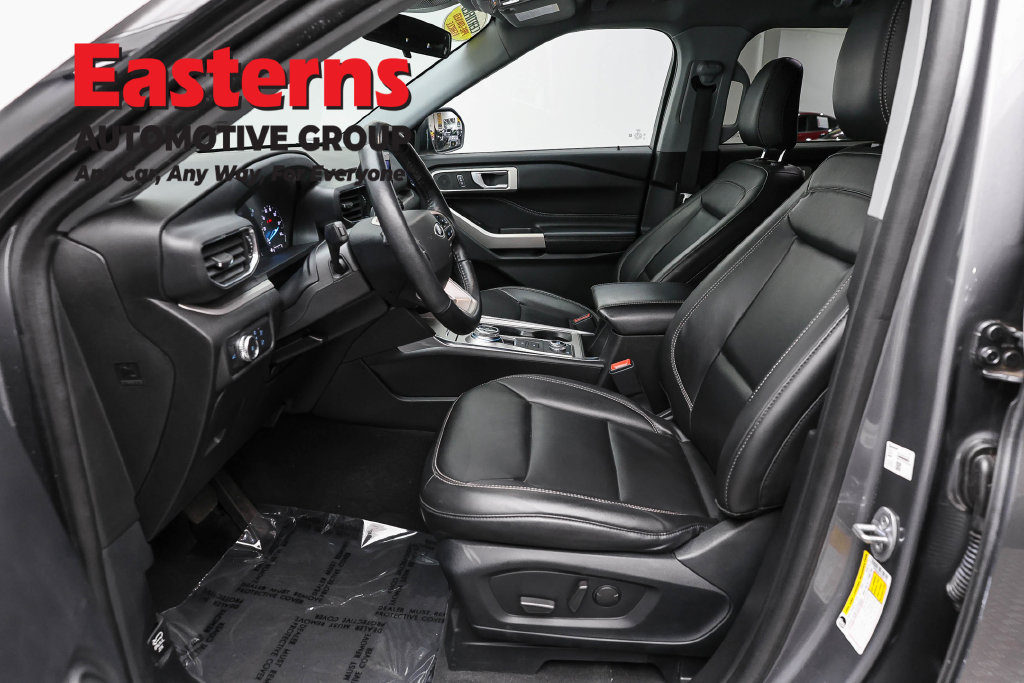 Used 2022 Ford Explorer XLT w/ Equipment Group 202A AWD/4WD image 15