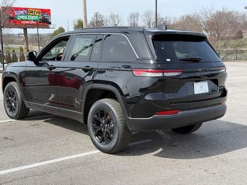 New 2026 Jeep Grand Cherokee Altitude image 7