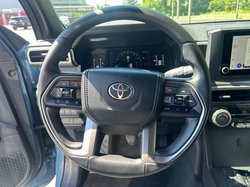 Certified 2025 Toyota 4Runner SR5 AWD/4WD image 14