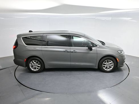 Used 2025 Chrysler Pacifica Select FWD image 72