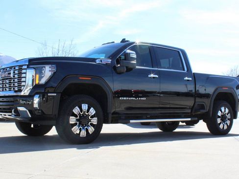 Used 2024 GMC Sierra 3500 Denali w/ Denali Reserve Package AWD/4WD image 71