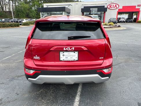 Certified 2025 Kia Niro EX FWD image 4