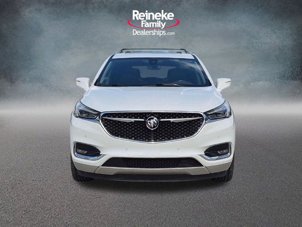 Used 2018 Buick Enclave Avenir w/ Avenir Technology Package FWD image 2