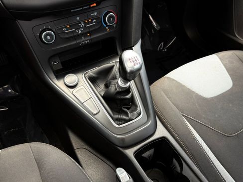 Used 2016 Ford Focus ST FWD image 38