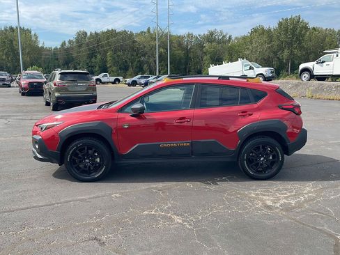 Used 2025 Subaru Crosstrek 2.5i Wilderness AWD/4WD image 2
