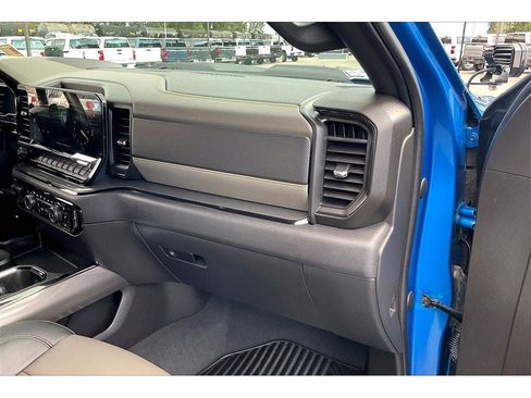 Used 2023 Chevrolet Silverado 1500 ZR2 w/ Technology Package AWD/4WD image 18