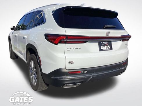 Used 2025 Buick Enclave Preferred AWD/4WD image 7