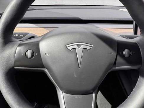 Used 2023 Tesla Model Y Long Range AWD/4WD image 13