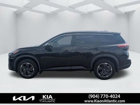 Used 2024 Nissan Rogue SV w/ SV Premium Package image 6