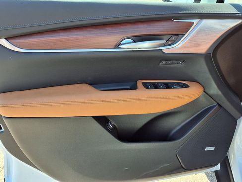 New 2026 Cadillac XT5 Premium Luxury AWD/4WD image 11
