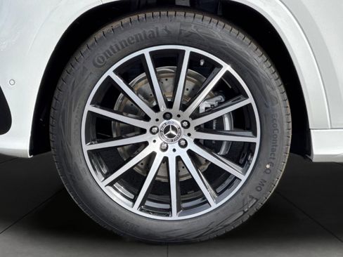 New 2026 Mercedes-Benz GLS 450 4MATIC image 4