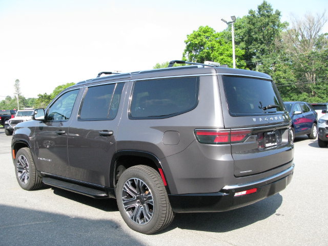 Used 2023 Jeep Wagoneer 4WD w/ Premium Group I image 8