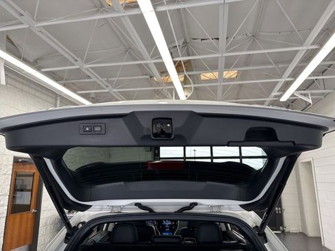 Used 2020 Subaru Outback Limited w/ Popular Package #2 image 11