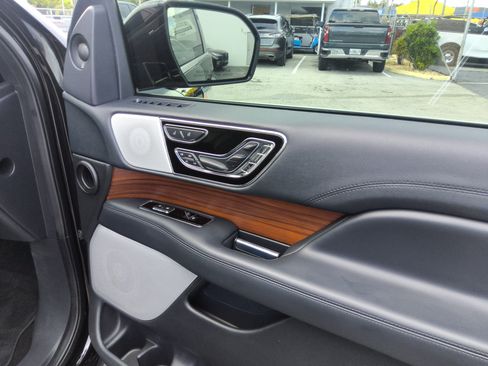 Used 2022 Lincoln Navigator L Reserve AWD/4WD image 27