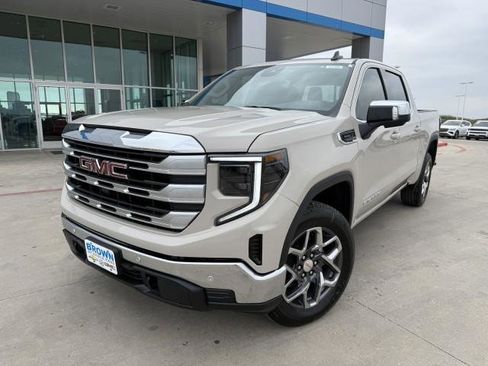 New 2026 GMC Sierra 1500 SLE w/ Preferred Package image 2