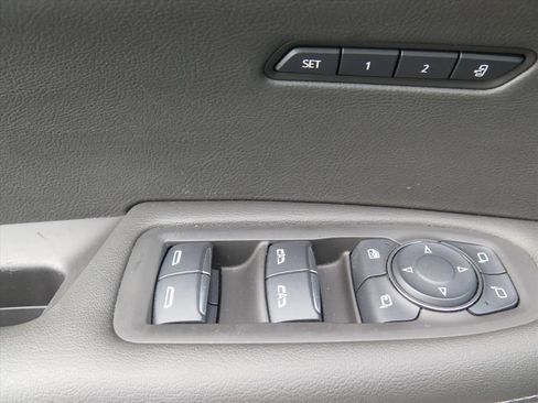 Certified 2024 Cadillac XT6 Luxury FWD image 9