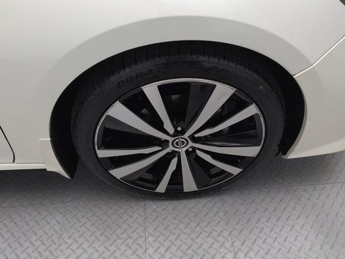 Used 2020 Nissan Altima 2.5 Platinum image 31