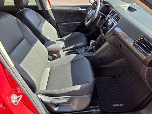 Certified 2023 Volkswagen Tiguan SE image 17