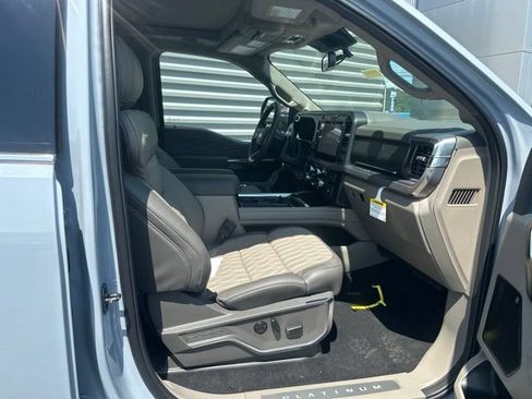 New 2026 Ford F250 Platinum w/ Platinum Plus Package AWD/4WD image 32