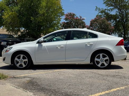 Used 2012 Volvo S60 T5 FWD image 3