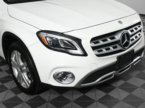 Certified 2020 Mercedes-Benz GLA 250 4MATIC image 37