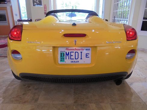 Used 2007 Pontiac Solstice Convertible RWD image 7